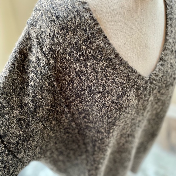 Line the Label (sm - large) v-neck sweater - the willow sweater - Picture 6 of 11